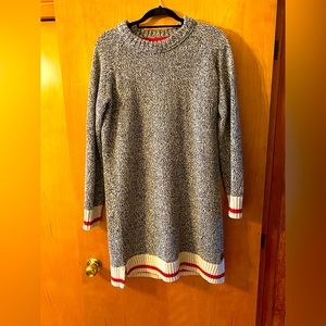 Roots cabin sweater - never worn. Size large